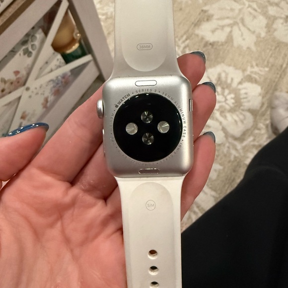 Apple Watch - Picture 2 of 2